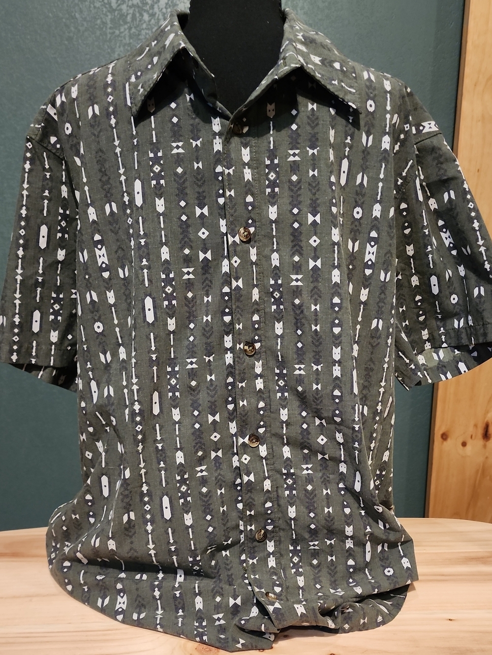Casual Short-Sleeve Button-Down Shirt - Olive Green Pattern